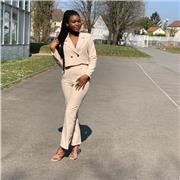 Étudiante en programme grande école  après deux années en classe préparatoire ,je suis actuellement à la  recherche d'un emploi pour le poste d'enseignant .J'ai une expérience de 5 ans dans le domaine .